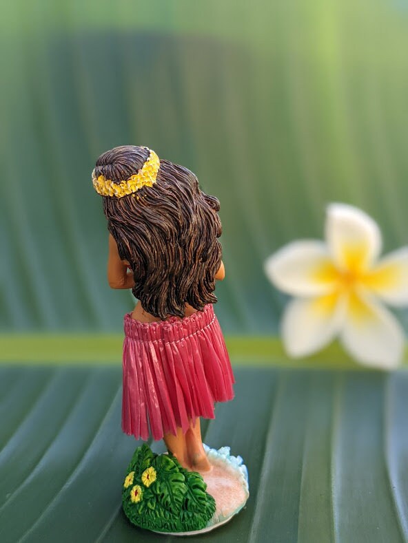 Hawaiian Dashboard Doll – Hand Painted Hula Girl with Natural Skirt & Adhesive Base