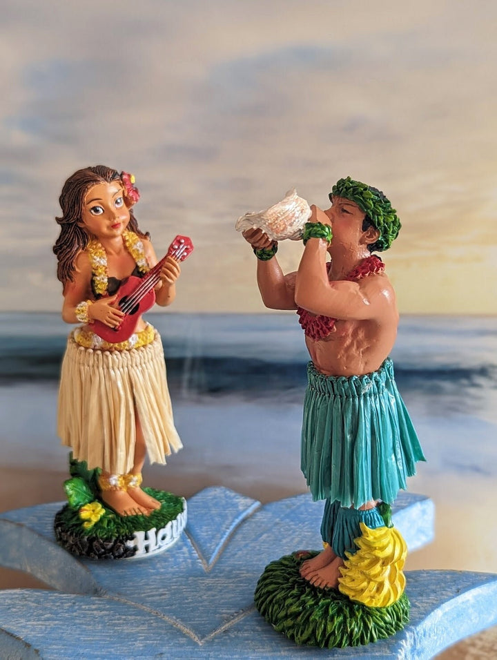 Dashboard Hula Doll – Hand Painted Hawaiian Hula Figurines with Natural Skirt